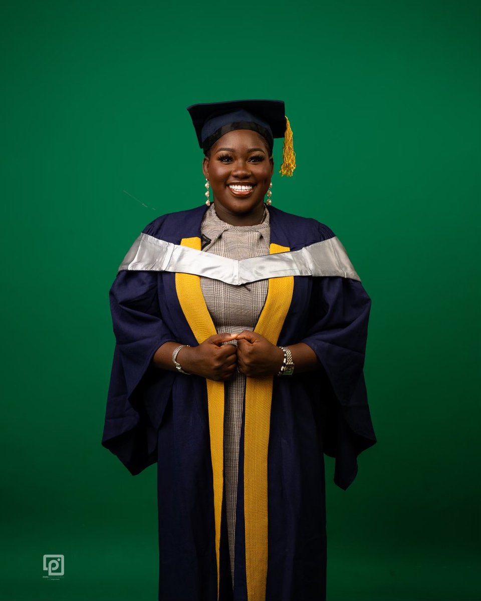 Bankydee3's tweet photo. Bankole Deborah Modupeoluwa LL.B Hons.🎊❤️
God Did!!!❤️
 A degree hotter.👩‍🎓
LLB bagged.🤭❤️ https://t.co/W6VE5iFuZv