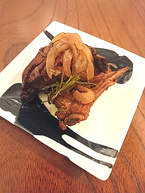 taiseido_ookawa's tweet photo. 不安なら肉を食え！
中医学では精神活動を主宰するのは心
心は血脈を主り血の生成や循環を担う
身体同様、精神も心血に養われ正常にはたらく
血液の原料となる蛋白質、特にヘム鉄の多い動物性蛋白質の摂取が不足すると、心血が不足して不安になりやすい
過労・心労・過度の運動による消耗にも注意 https://t.co/lg6UV0o7cx