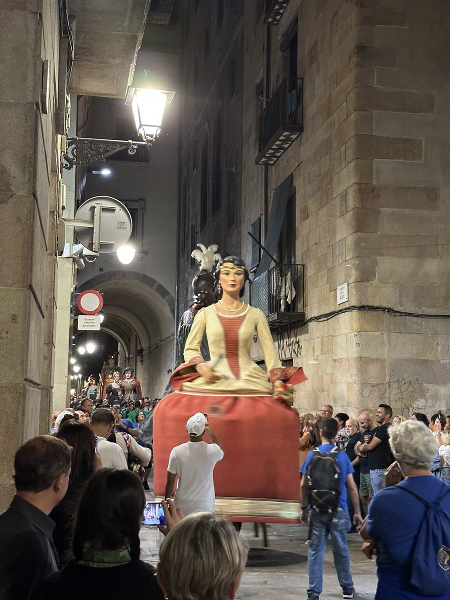 GegantsStJaume's tweet photo. Recull d'alguns moments d'aquesta Mercè gegantera i novament multitudinària. Moltes gràcies a tots per fer-nos sentir un cop més tant especials. Visca la Mercè i visca Barcelona! #gegants #culturapopularbarcelonina #culturapopular #merce23 https://t.co/SJjR8PKs4b