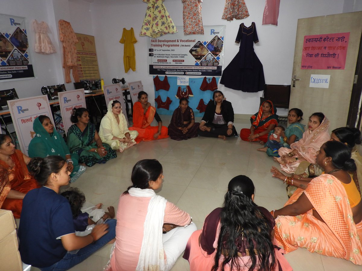 PARAS_2007's tweet photo. Celebrating the success of the 7th Batch Silai School Training in, Delhi! Kudos to PARAS and R Systems for empowering underprivileged women and fostering a network of skilled, confident, and independent individuals. #EmpowerWomen #SilaiSchool  #PARASINDIANGO #RSYSTEMS https://t.co/jE9VO5AR2L