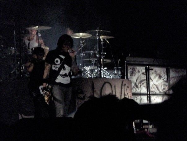 frank iero hourly tweet media