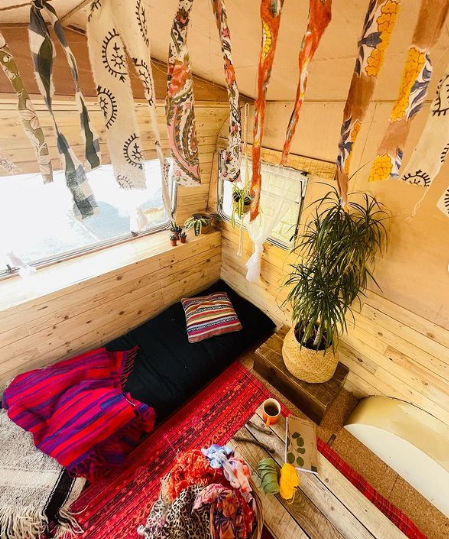 Albany Deptford (@thealbanyse8) on Twitter photo Caravan Arts' interactive storytelling tour in a vintage caravan with Meet Me...members, local artists and Deptford X alumni, <a href="/betterussell/">Bernadette Russell</a> & Barbara Majek, starts today as part of <a href="/Deptfordx/">Deptford X</a> with a live installation from 1.30pm and stories from 5pm <a href="/LewishamArtUK/">LewishamArtHouse</a> Caravan Arts' interactive storytelling tour in a vintage caravan with Meet Me...members, local artists and Deptford X alumni, <a href="/betterussell/">Bernadette Russell</a> & Barbara Majek, starts today as part of <a href="/Deptfordx/">Deptford X</a> with a live installation from 1.30pm and stories from 5pm <a href="/LewishamArtUK/">LewishamArtHouse</a>