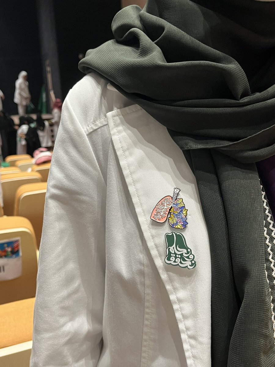 Fa60om_16's tweet photo. " يادولتي لاصار للحُب دولـة🇸🇦🤍" 
#اليوم_الوطني_السعودي_93 
#كلية_محمد_المانع |  #Machs https://t.co/qJNBYXfobq