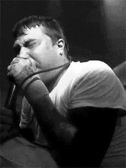 frank iero hourly tweet media