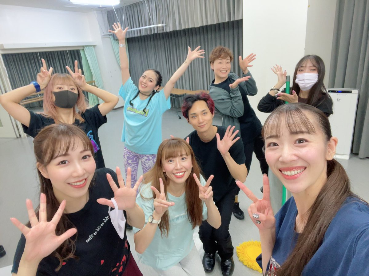 Aihana_Chisaki's tweet photo. 『ハロウィーンマジカルパーティー3』
🎃🍬
絶賛チケット発売中!!🎫
是非一緒に劇場でハロウィンを楽しみましょう〜🧙♀️👻
お申し込みはchisakiaihana.stage.ticket@gmail.com まで🎟.·(順次担当者からご連絡致します😌)
#チームWIZ #イリュージョン #西新井文化ホール #HMP3 #宝塚OG https://t.co/hHqzu9ROUQ
