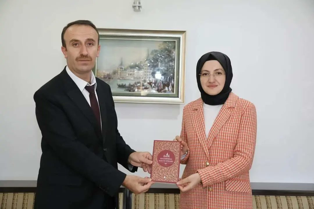 Mevlidi Nebi, Camiler ve Din Görevlileri haftası münasebetiyle tertip komisyonumuz İlçe Müftümüz Adem Yıldız başkanlığında Belediye Başkanı <a href="/ayikhilal/">Hilal Ayık 🇹🇷</a> hanımefendiyi ziyaret ettiler. Yapılacak faaliyetler hakkında bilgi verip, program davetiyesini takdim ettiler.
<a href="/akyurtbel/">Akyurt Belediyesi</a>