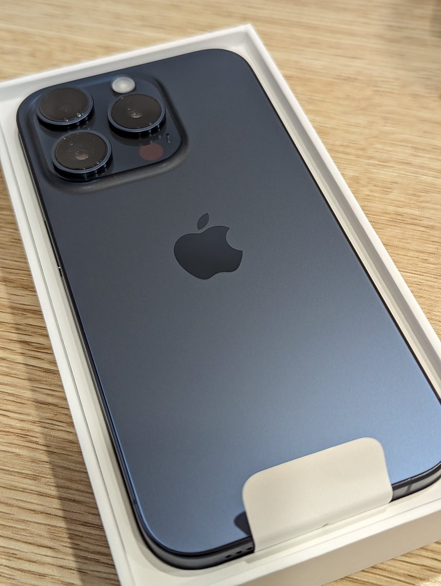 speedbug4859's tweet image. 再次跳槽🍎，結果大家真的都不愛藍色耶，直接有現貨不用等