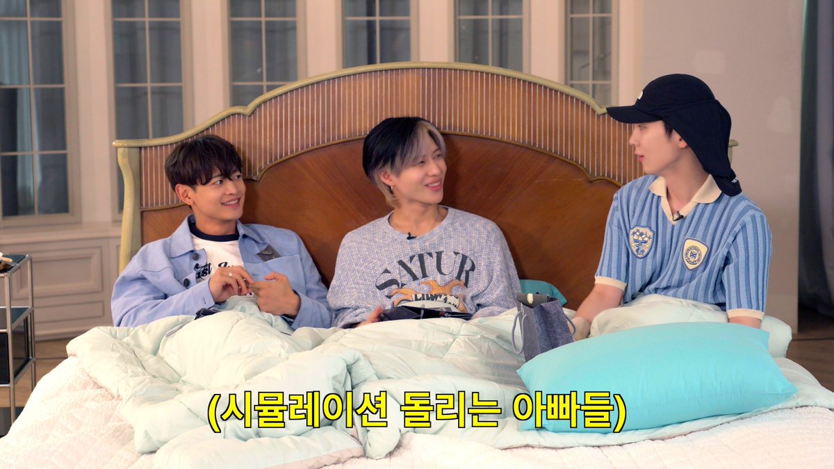 SHINee's tweet photo. [샤.계.한] EP.1-3 우리는 왜 서로의 말을 안 들을까 | Spoiler

https://t.co/NEXacsipzQ

#SHINee #샤이니 
#샤계한 #SHINeeing #SHINee_ing https://t.co/Qqc74Em17p