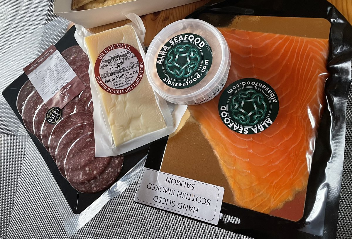 IslayCocoa's tweet photo. What a fantastic weekend at @FoodFromArgyll food festival! Amazing local producers, fantastic workshops and great music. #Oban and #Argyll Rocks!  Amazing to be part of such a fabulous Food group. The support, friendship and collaboration is so important for a small producer. https://t.co/yPrELufr1j