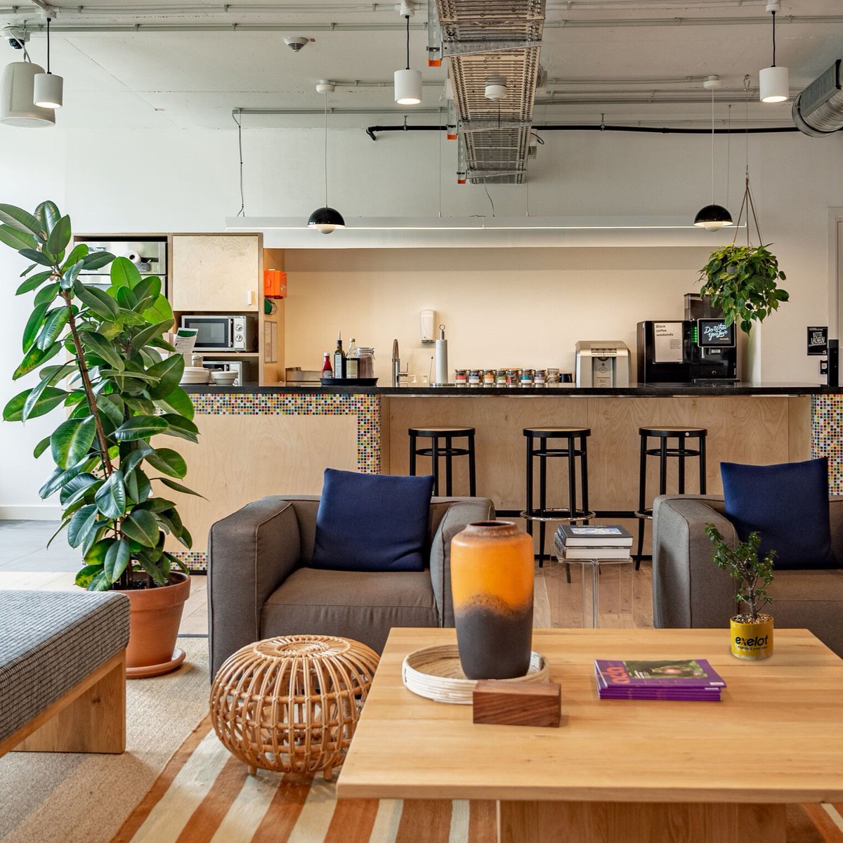 Exelot's tweet image. ✨ Step inside our dynamic Germany office, where creativity knows no bounds and every idea finds its stage. #GermanyOfficeVibes #WorkspaceExcellence #hightechoffice