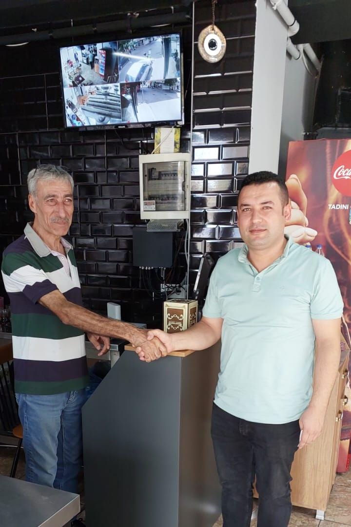 Sendikamız ile Hürriyet Mahallesi, Yurt Sk. No:20/A, Kâğıthane/İstanbul adresinde bulunan Kaburgacı Koray adlı restoran arasında tüm Adliye personelinin faydalanabileceği nakitte %10 kredi kartında %5 indirim anlaşması yapılmıştır. Personel kimlik kartının gösterilmesi yeterlidir