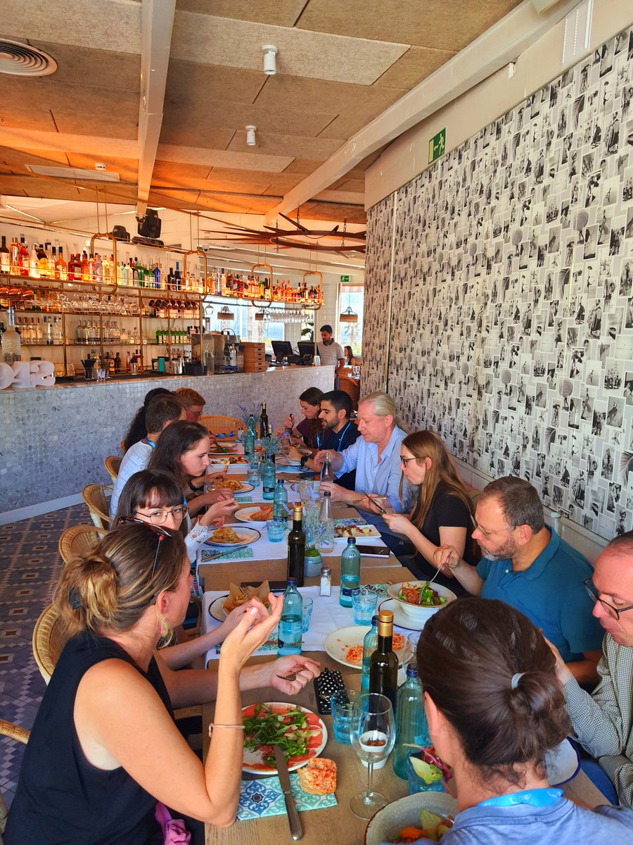 RKiewisz's tweet photo. We are enjoying sunny lunch break in the amazing Marina Bay restaurant with all @DivIDE_2023 participants #divide2023 @CRGenomica @EMBO https://t.co/rFnrHvW7el