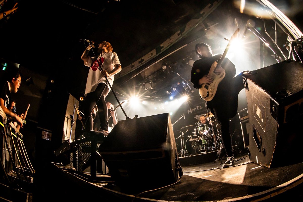 TCI_official_JP's tweet photo. North HiGH FES -10th anniversary-
@札幌BESSIE HALL

🫶素敵な写真をありがとう🫶
@haru_photo26 

大ちゃんラストライブお疲れ様でした！
今まで本当にありがとう！！！
@Daichang4415 

#THECHAOSINSIDE #TCI #ケイオス #NorthHiGH https://t.co/OwihC1uJia