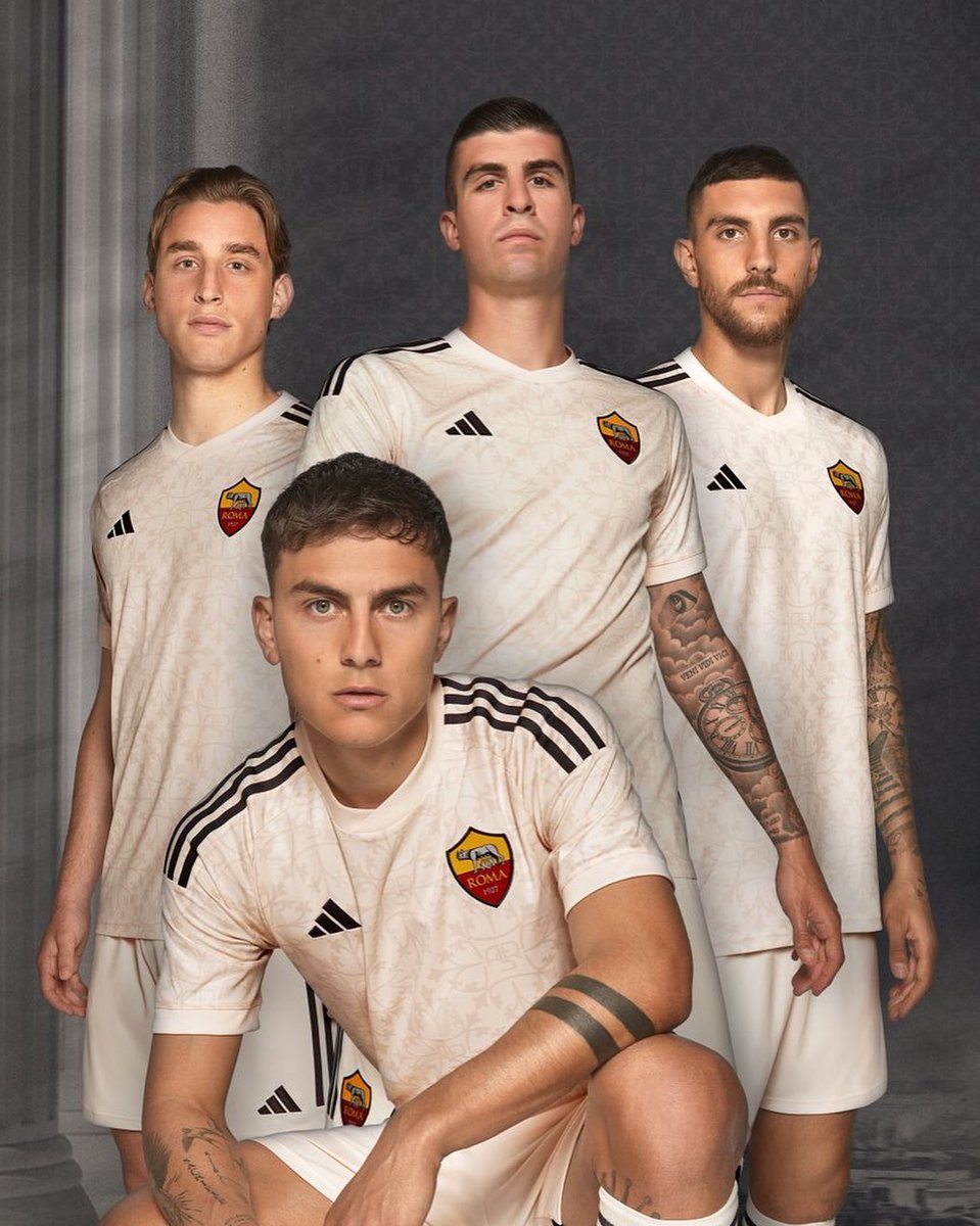 SpheraSports's tweet photo. 😍🐺 Las tres equipaciones de la Roma 2023-24 https://t.co/r2J6MdiSmT