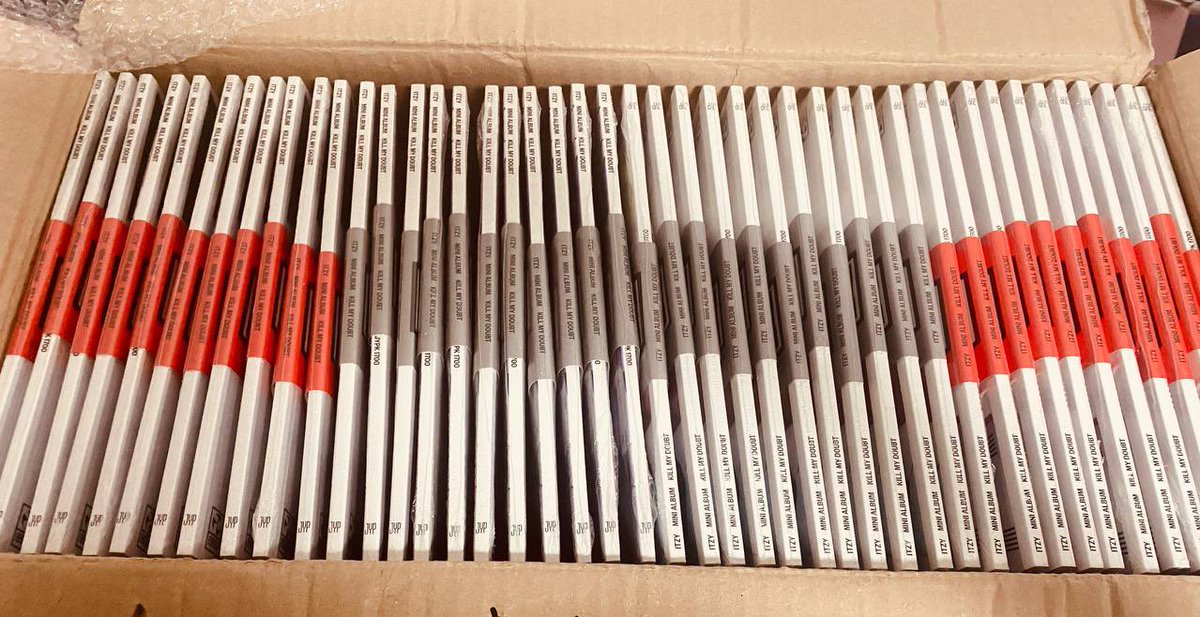 i43scintilla's tweet photo. who’s up for ₱99 sealed sale ?
including enhypen’s darkblood, itzy kill my doubt, and random sealed album

will drop claiming posts if marami na inch

help rt for high engagements, thank you ! https://t.co/z6RWFn9bqm