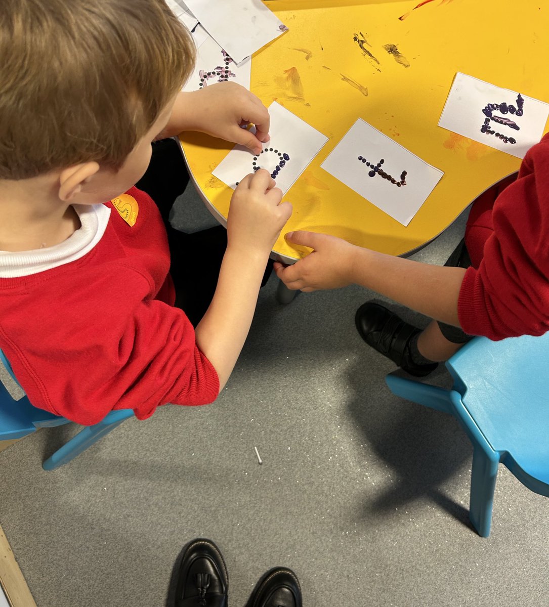 GCPFS2's tweet image. We have used cotton buds and paint to develop our fine motor skills and practice our phonic sounds. @PrimaryGreat #GCPphonics