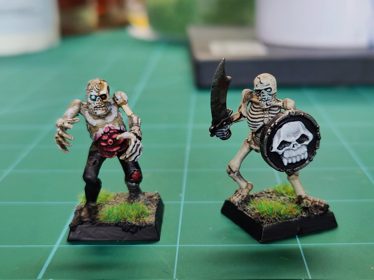 90percentgeek's tweet photo. Finished the tester schemes for my fast and dirty #VampireCounts army - 2000 points in less than 3 weeks using as much drybrushing as possible!
#WarhammerCommunity
#WarhammerFantasy
#Warhammer
#PaintingWarhammer
#Undead
#Strigoi
#FastandDirty https://t.co/nqCVvVGDRQ
