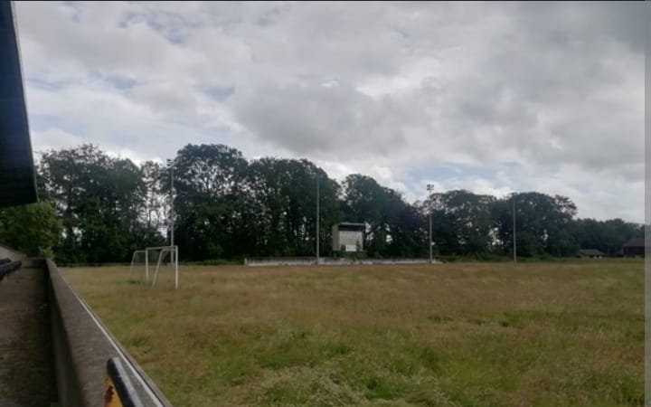 _forgottenfooty's tweet photo. 🇮🇪 Another lost  ground is Buckley Park, former ground of forgotten club Kilkenny City.

Enjoyed by LOI fans from all parishes it once hosted a number of underage internationals and other sports but is becoming increasingly derelict. 

Can it be restored to its former glory? 🟡⚫️ https://t.co/NpZZXVoThR