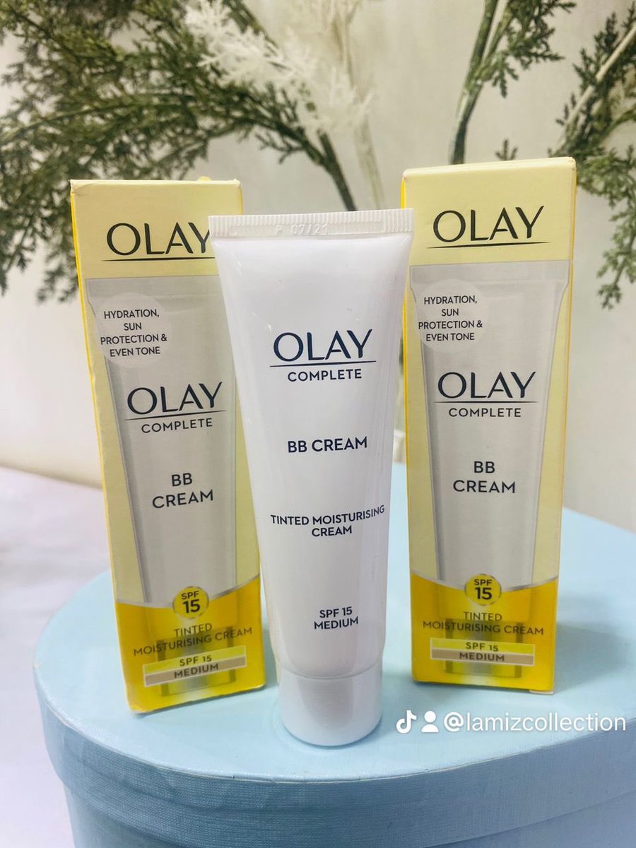 LamizCollection's tweet image. Want a perfect skin finish? 

Olay Complete BB Cream combines the long lasting moisturisation you love with SPF15 UV protection &amp;amp; nourishing vitamins, for beautiful healthy looking &amp;amp; hydrates your skin while evening your tone with a touch of foundation for a sheer, smooth finish