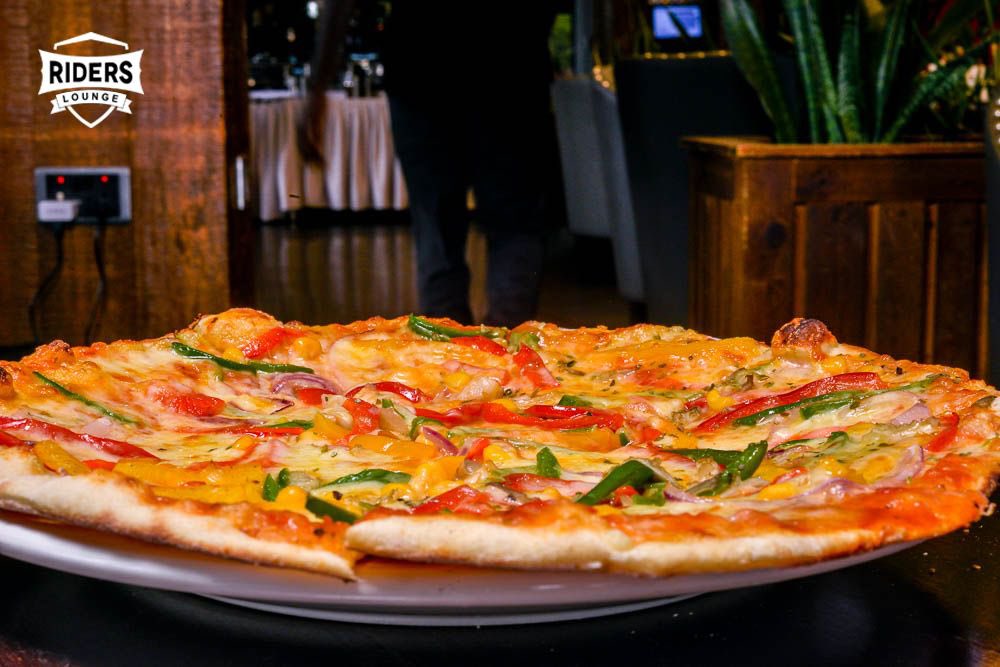 Pearlwontmiss's tweet photo. How do you prefer your lunch hour meal today.
1) Burger 🍔 or 2) Pizza 🍕 

Have the best lunch hour meals served to you when you visit any of @RidersUganda Branch closest to you.
#RidersAcacia #RidersBugolobi #RidersEntebbe 
Live Life ❤️ https://t.co/Wu7gurdO3F