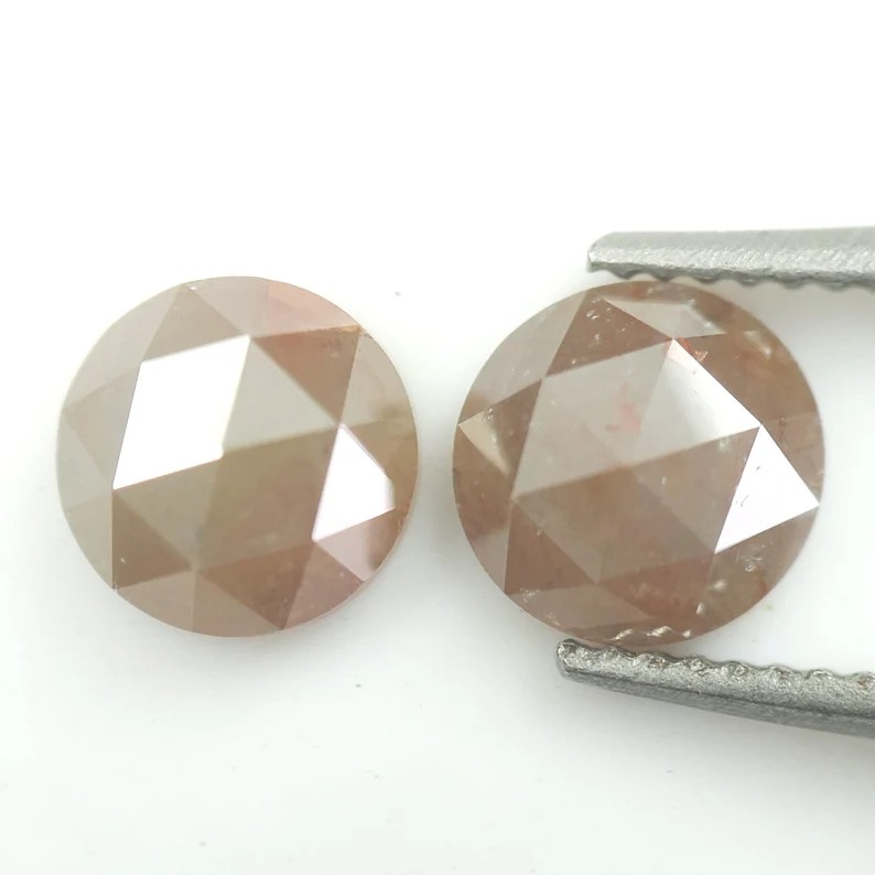 AvellinnoJewels's tweet image. 0.65 Carat Natural Loose Rustic Diamond, Round Shape Rose Cut Diamond, 4.45 MM Gray Brown Color Faceted Cut Pair Diamond For Earring 💎

#diamond #naturalcolordiamonds #rusticdiamond #rosecutdiamond #roundshape #roundcutdiamond #colordiamonds #fancycutdiamond #fancyshapediamond