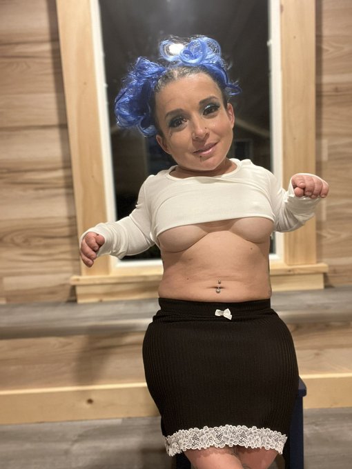 Want my content? Message me on how to get it. 💦 https://t.co/0ByOkKBw1F