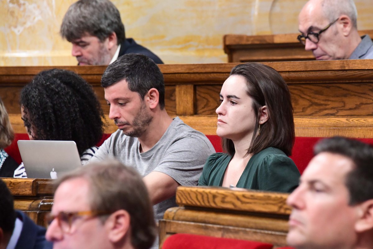 parlamentcat's tweet photo. La nova diputada de la @cupnacional, @MarAmpurdanes, assisteix per primer cop al Ple del @parlamentcat ocupant la vacant que va deixar Eulàlia Regunat @aramateix https://t.co/E4u1ckfrl7