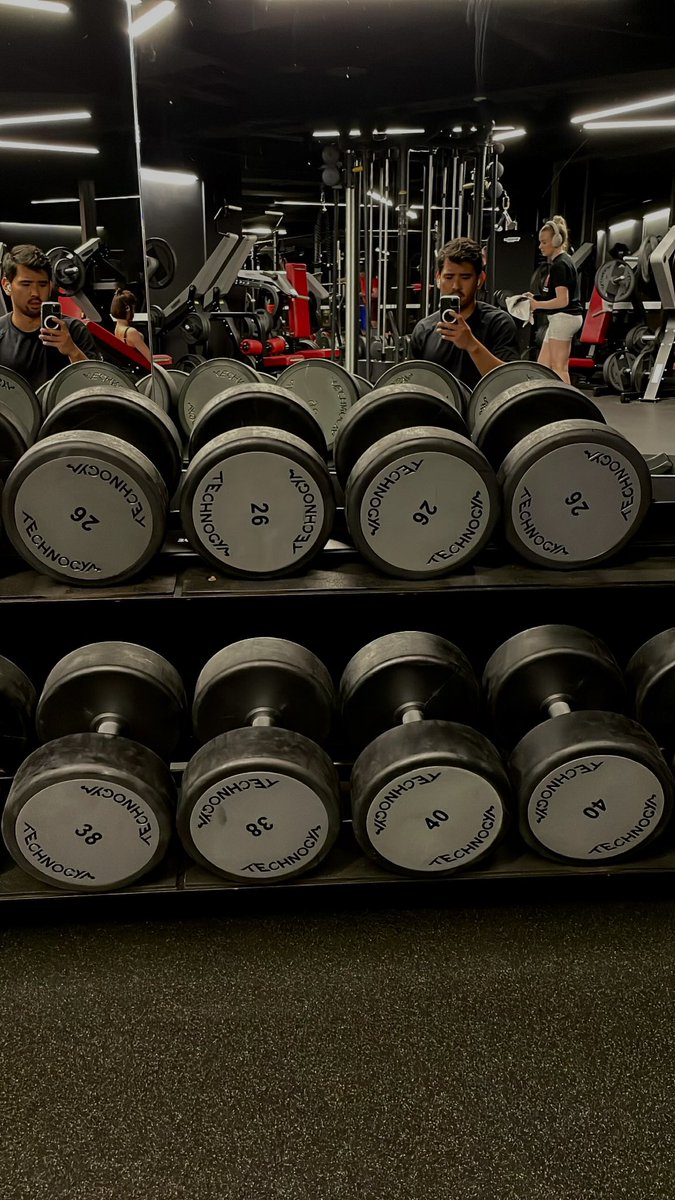 AyrtonTang's tweet photo. Shoulders and triceps ✅ #Gymbro https://t.co/yHgvoiKTPg