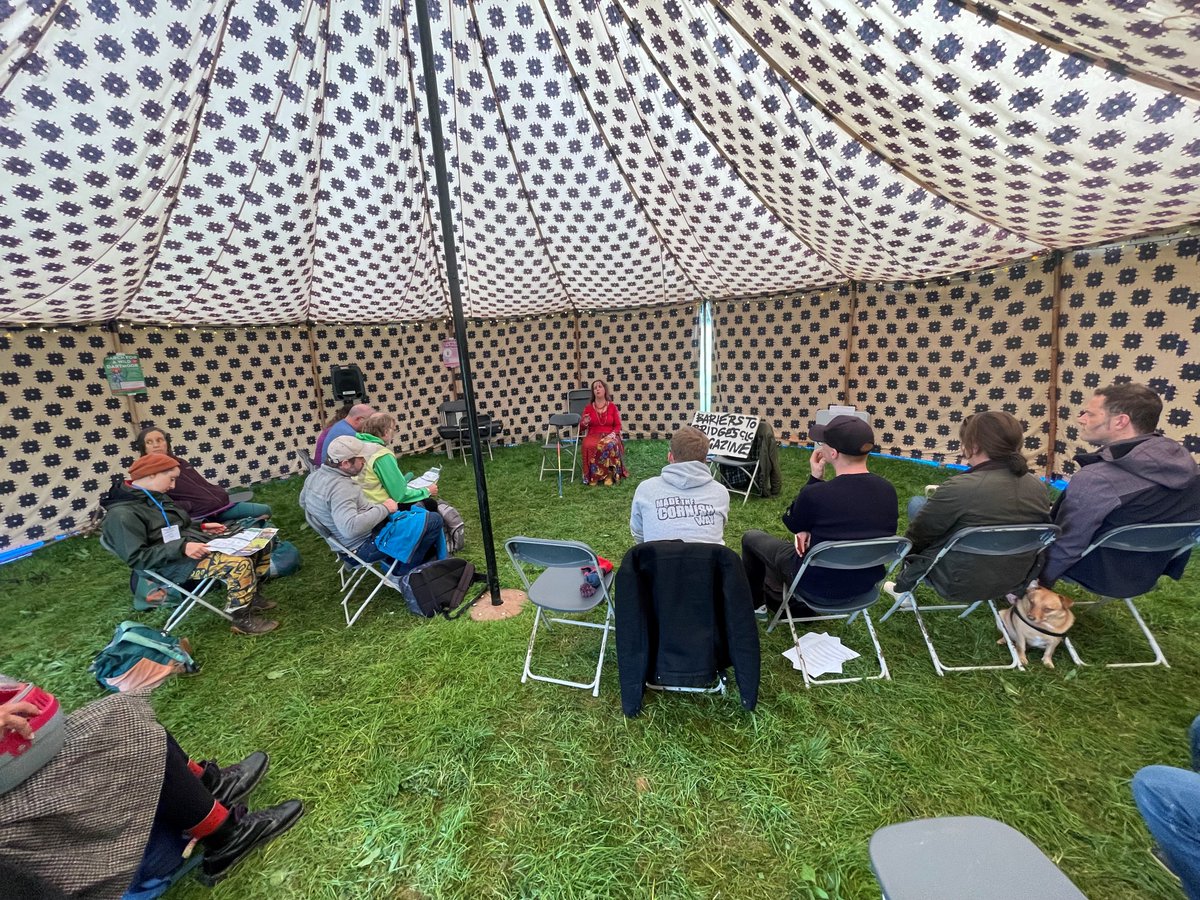 BtoB_Mag's tweet image. I did an informative workshop promoting the magazine at the #DevonTransformed event 22nd-24th Sept in Totnes. Checkout the current and previous issues, Dawn Sanders, editor: barrierstobridgescic.co.uk