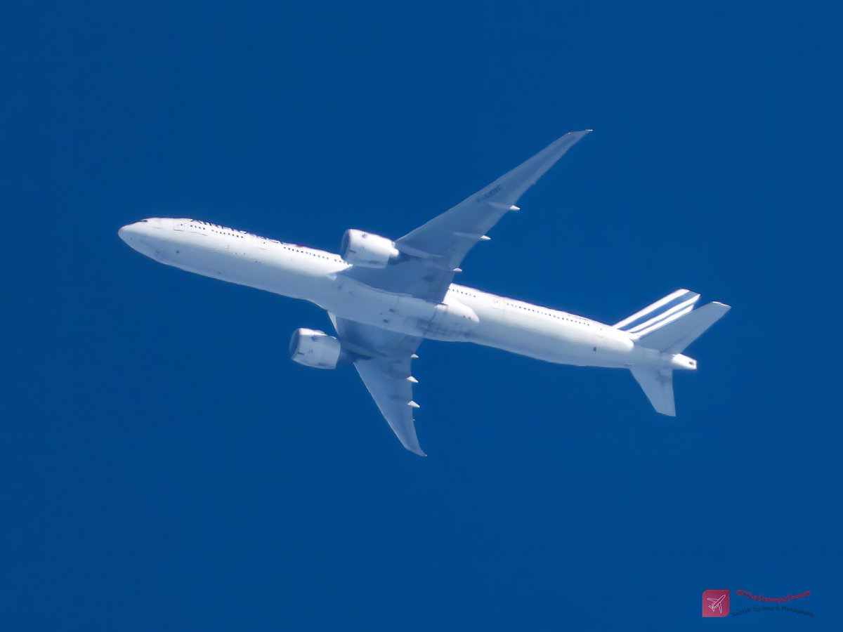 TheSnoopySnoop's tweet photo. A couple of overflights from lunchtime
#UA181 United Airlines
Boeing 787-9 Dreamliner N13954, 580mph 36,000ft
FRA/DEN
#AF178 Boeing 777-328(ER) F-GZNC, 567mph 32,000ft CDG/MEX
#avgeek #nikonphotography #planespotting #aviationphotography https://t.co/LxvpCHksYI