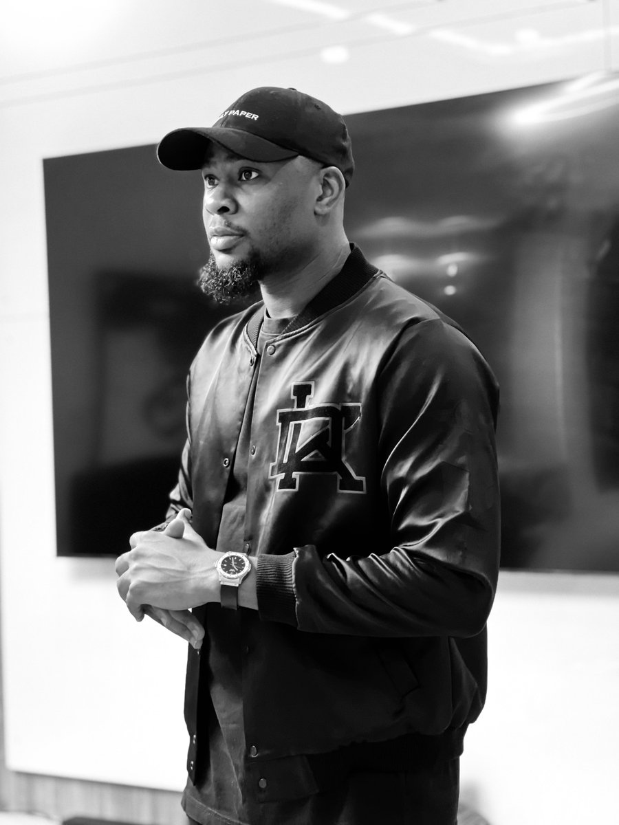 LouieDi13's tweet image. Black or White📸🤩🤭⭐️