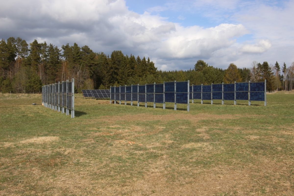 pvmagazine's tweet photo. Vertical agrivoltaics to reduce PV curtailment, increase water efficiency: An international research group has analyzed a vertical bifacial agrivoltaics system in a drought-stricken part of Chile. They say… #renewableenergy #solarenergy #sustainability https://t.co/L0owMNlbet https://t.co/Q0euEtIo4g
