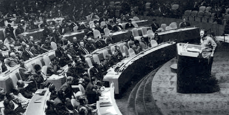MMarreroCruz's tweet photo. #FidelPorSiempre: "¡Desaparezca la filosofía del despojo, y habrá desaparecido la filosofía de la guerra! ¡Desaparezcan las colonias, desaparezca la explotación de los países por los monopolios, y entonces la humanidad habrá alcanzado una verdadera etapa de progreso!" (26/9/1960) https://t.co/IsQuD3XVlx