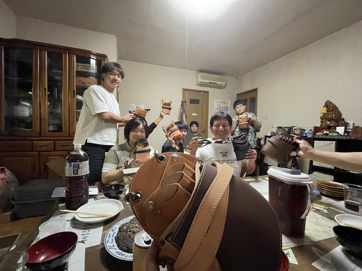 gogo_kaming's tweet photo. お陰様でお店が25周年を迎えました。携わって来たスタッフと家族でささやかにお祝いさせていただきました。

 #とこや処髪ing #四日市とこや #四日市散髪  #四日市床屋 #四日市メンズサロン #四日市メンズ脱毛  #ヒゲ脱毛四日市　#田中トシオカレンダー  #田中トシオ #田中トシオの弟子　#cnc中部 https://t.co/MLO4fdhywy