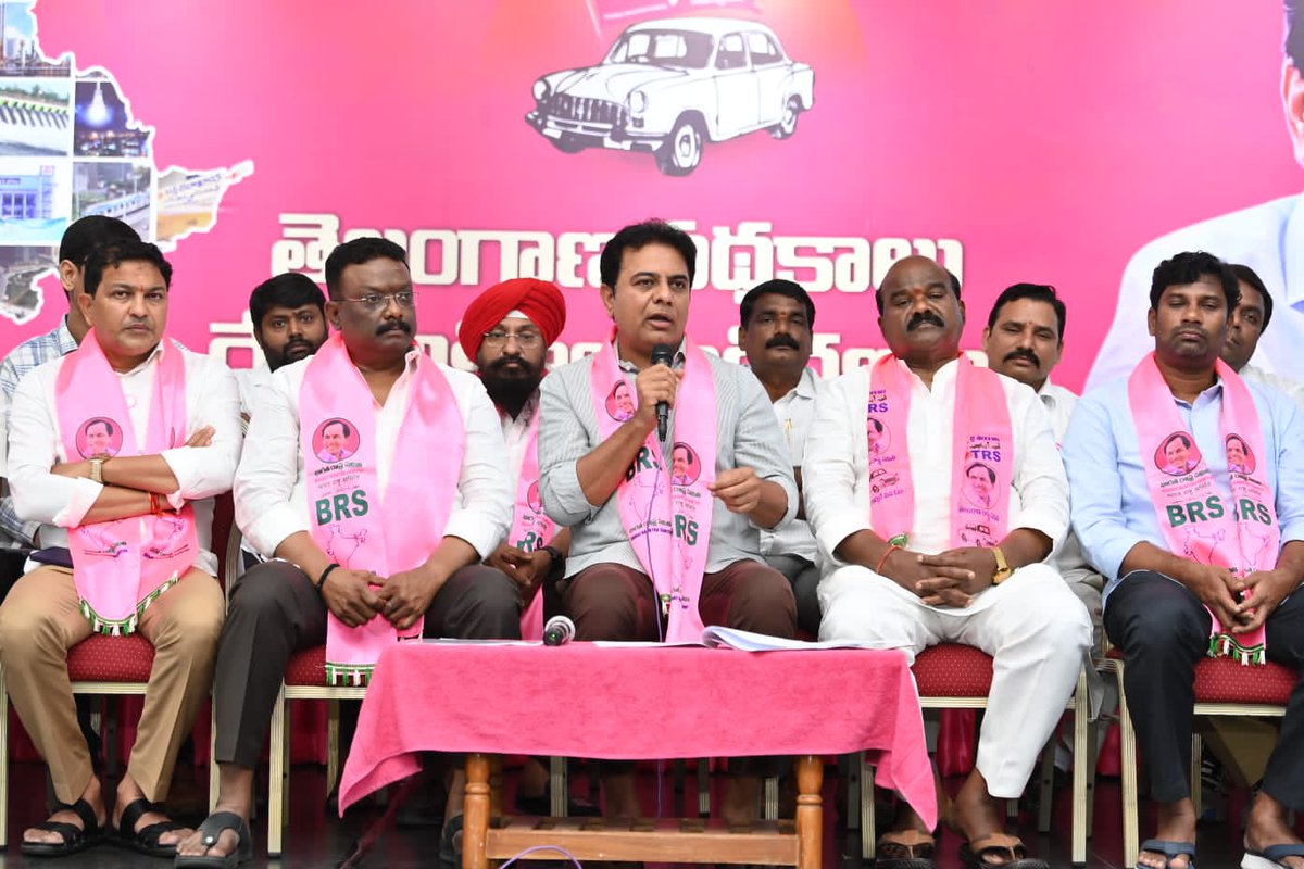 BTR_KTR's tweet image. తెలంగాణ భవన్ లో మీడియా సమావేశం నిర్వహించిన బీఆర్ఎస్ పార్టీ వర్కింగ్ ప్రెసిడెంట్, ఐటీ, పురపాలక శాఖ మంత్రి శ్రీ @KTRBRS