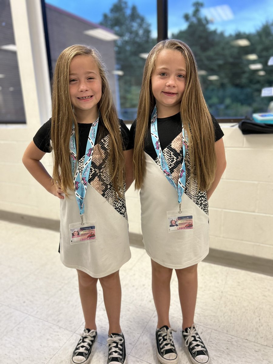 nrounsefell162's tweet photo. Two little Miss.Rounsefell’s 💕#teachersintraining @FCPSchoolsTN @Aritmetica_Lady @OESrockSTARS @oessnookster1 https://t.co/zpT8ZsWK0b