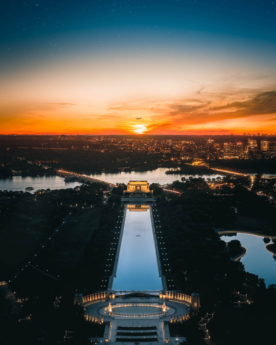 Sunset over the Reflecting Pool in Washington DC 🌅