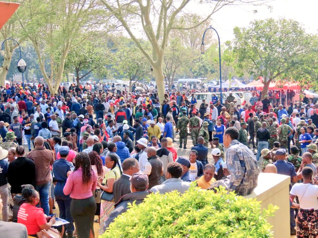 EBC_Eswatini's tweet photo. Special voting held at the Mavuso Trade Center is a marvel to bestow.
#EswatiniDecides2023
#2023GeneralElection
#NgeteNgasalaNasakhaLiveLetfu https://t.co/9Xc0mQQ3a8