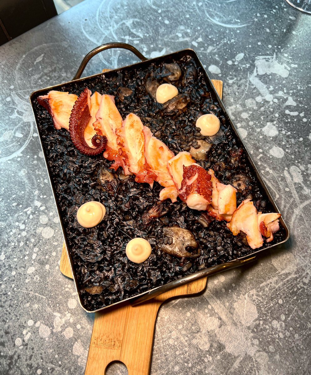MarescoSoho's tweet photo. Octopus with black rice  🐙 https://t.co/w9MovNGj7b