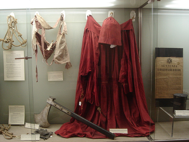 #26 In C19th Rome the words ‘Mastro Titta is crossing the bridge’ were ominous and well understood: Mastro Titta was the papal executioner who he lived across the Tiber, near the Vatican, for his own safety. His axe and robes are now in Rome's Museum of Crimonology #CityofEchoes