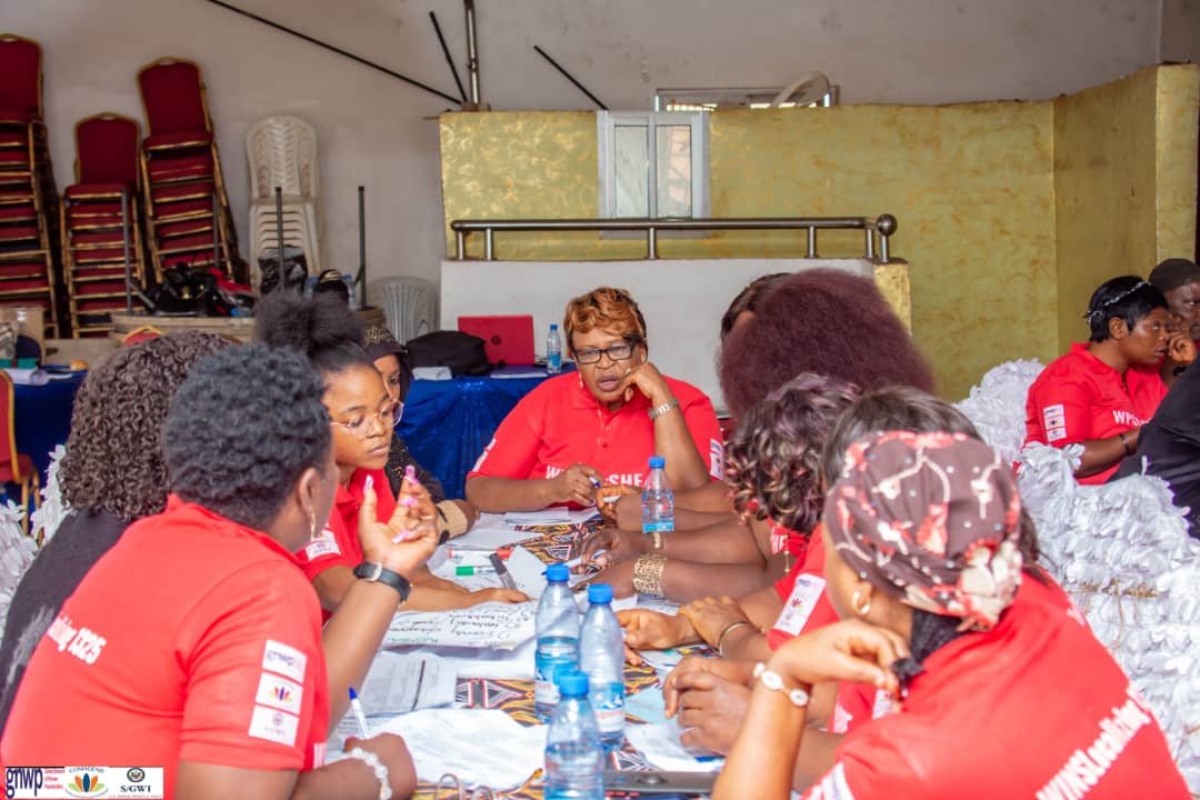 ActionGender's tweet photo. Identifying the key issues that undermine peace and human security for women and girls in Bali Municipality &amp; finding sustainable solutions to these issues.
✨️GBV
⛔️ Early/Forced Marriages
❌️ Mental health issues 
 #LocalizedByWomen #WPSforSHE #LocalPaths2Peace 
@StateGWI https://t.co/DHFDiWmtMK