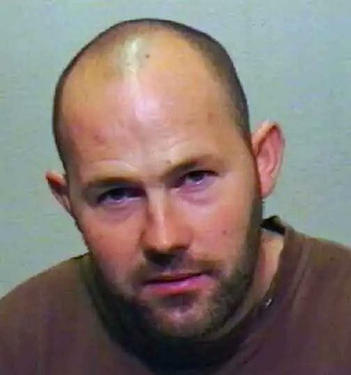 Please retweet, Stephen Peveller, CONVICTED OF ANIMAL CRUELTY #COUNTYDURHAM #SUNDERLAND #UK 
On 27 Dec 22, caught on CCTV, he hit his 12 year old Pomeranian dog against railings then threw her into the icy River Wear. 
He has received 27 months in prison and ban from owning