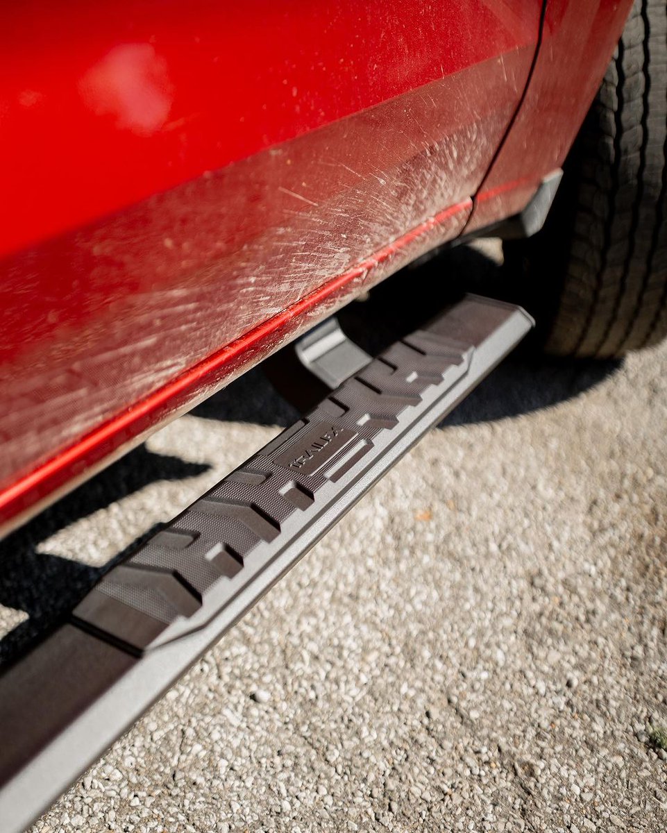 2024 Chevrolet Colorado with #TrailFX A4 Step Bars
📷: tillmans_accessories 
#greenwoodindiana #plainfieldindiana #shoplocal #chevy #chevroletcolorado #chevycolorado #chevynation #chevytrucks #tagtrailfxgetfeatured