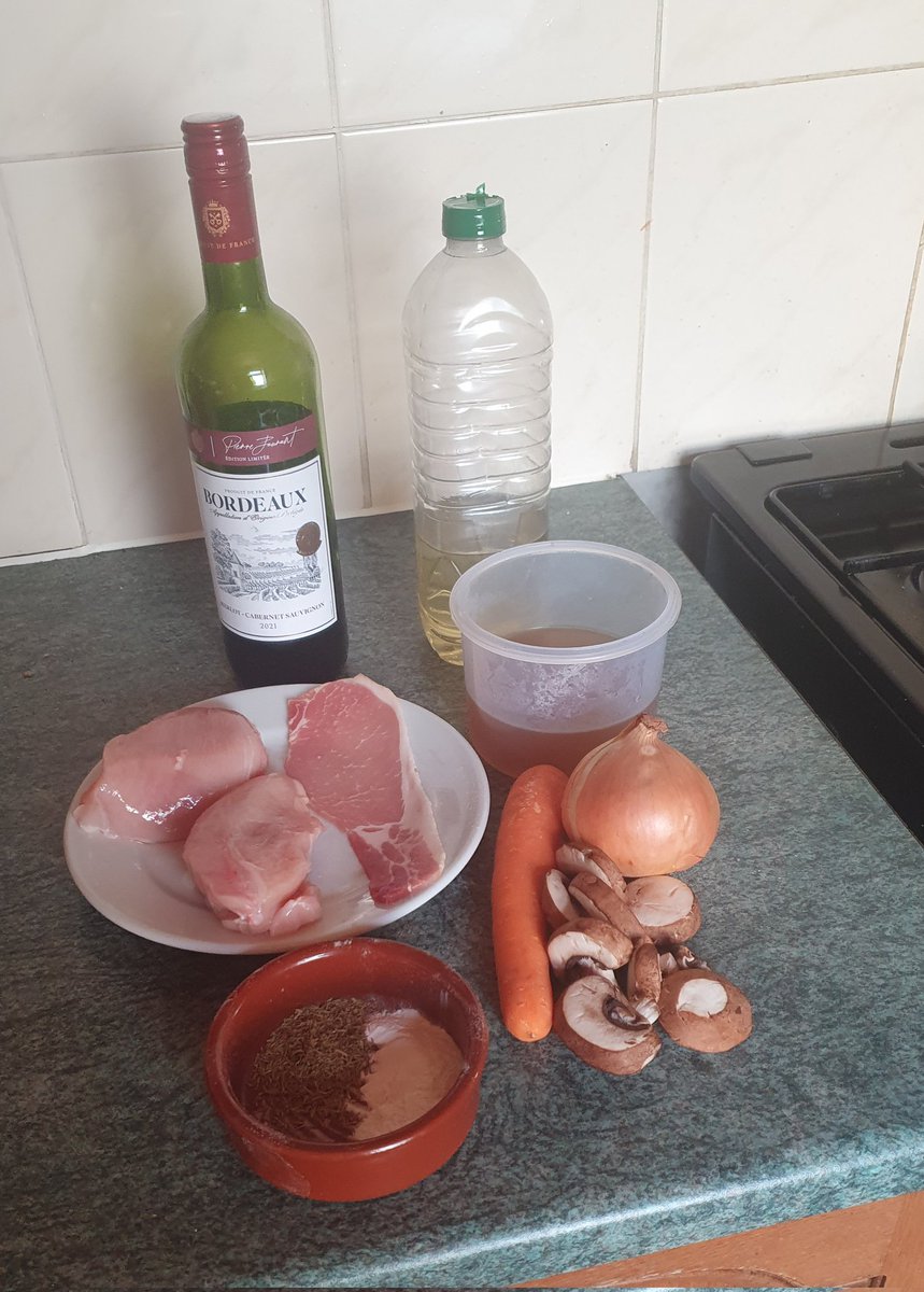 DavidLeaver2's tweet photo. Autumnal; flu jab.A comforting red wine chicken casserole. #oaplife https://t.co/Al5UOnq4v5