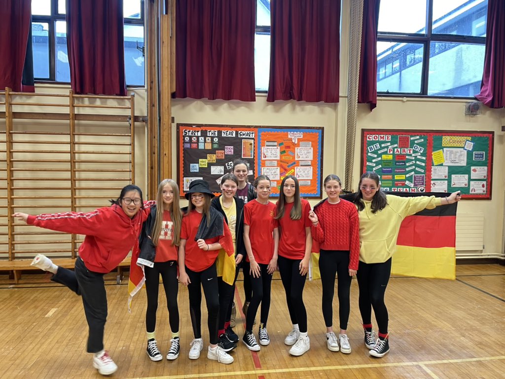 ballyclarelangs's tweet image. Y9 Dress Up Day for European Day of Languages 🇩🇪#9C #Deutschland @NICILT