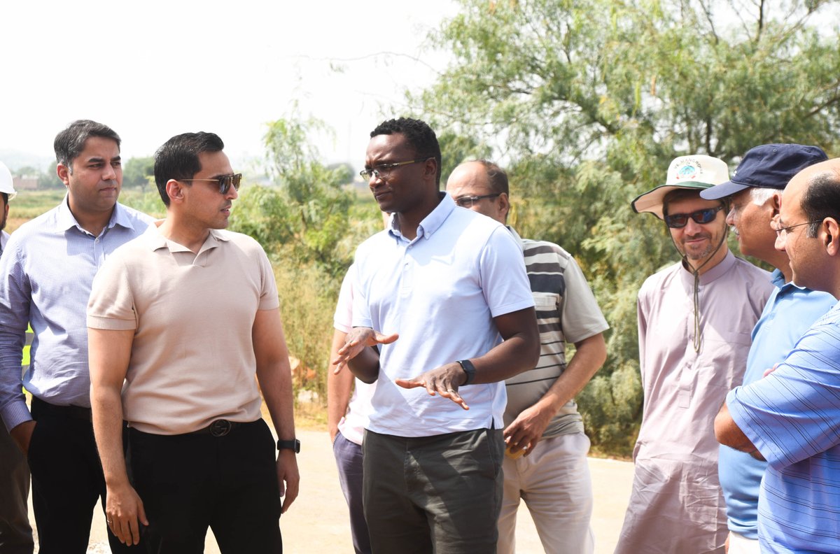 PRMSC_Official's tweet image. The World Bank Technical Team and PRMSC Staff conducted a field visit to the Village Gahi, Kalar Kahar, Chakwal to review the construction activities, and lessons learned during the engineering design.

#PRMSC #lgcd #worldbankpakistan #KallarKahar #Chakwal #punjab #Pakistan