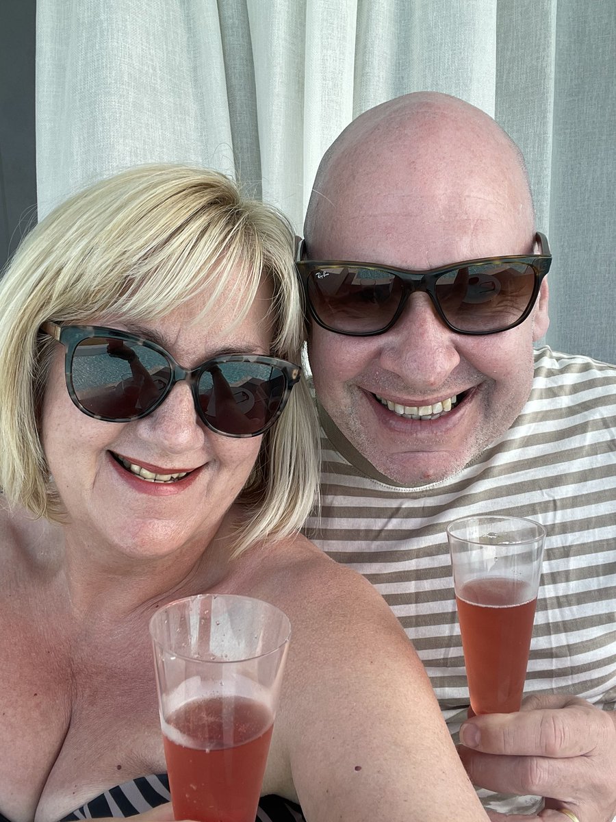 JuneJohnson36's tweet photo. @Markwjohnson63 Happy Birthday 🥳 Bubbles o’clock is early today 🥂🍾🥂🕺💃🎂 https://t.co/fM43KVgjPd