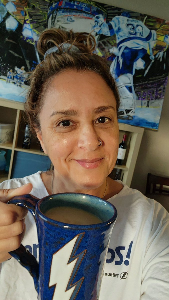 TampaSportsGirl's tweet image. Good morning, #GoBolts ⚡️hockey 🏒🥅, I&apos;ve missed you 💙 #BeTheThunder