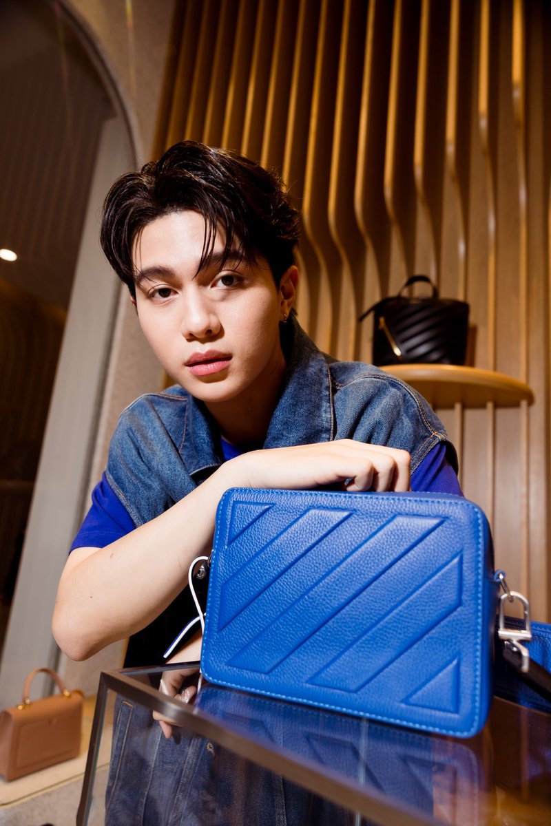 LYKNofficial's tweet photo. 💙💙
#OffWhite
#FallWinter23
#OffWhiteBangkok https://t.co/sCIdVSYjn2
