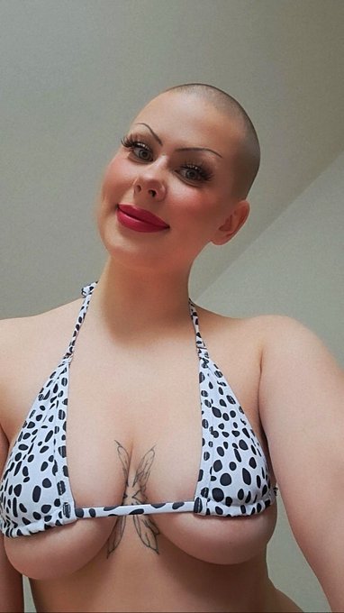 Hi! Back to work ❣️   #cowprint #finnish #bald #buzzcutwoman #onlyfansbabe https://t.co/cbM88tSvkB<a href="/tag/cowprint"class="tags">#cowprint</a><a href="/tag/finnish"class="tags">#finnish</a><a href="/tag/bald"class="tags">#bald</a><a href="/tag/onlyfansbabe"class="tags"><span>#onlyfansbabe</span></a><a href="/tag/buzzcutwoman"class="tags"><span>#buzzcutwoman</span></a>